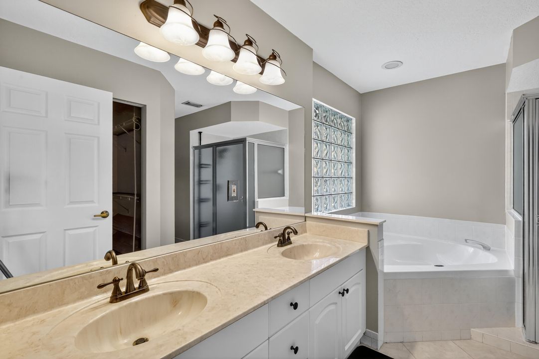 Activo con contrato: $3,750 (3 camas, 2 baños, 1858 Pies cuadrados)