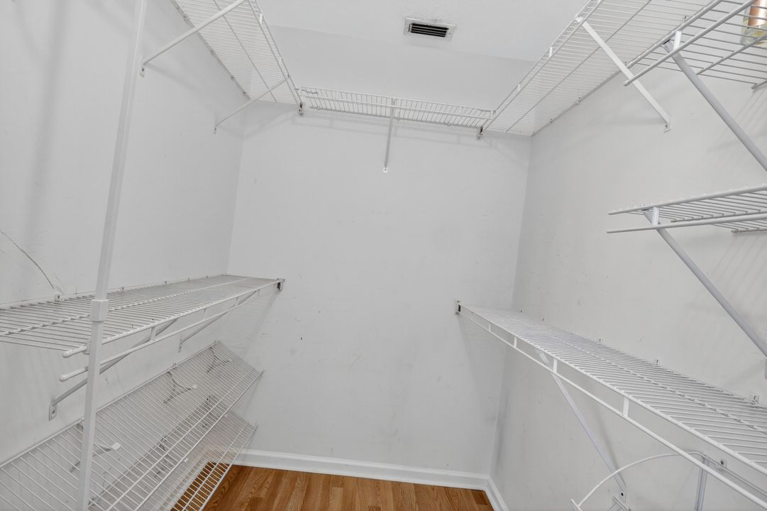 Activo con contrato: $3,750 (3 camas, 2 baños, 1858 Pies cuadrados)