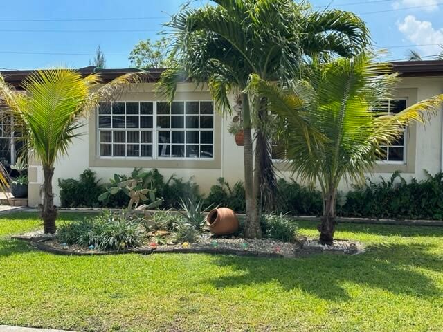 For Sale: $625,000 (3 beds, 2 baths, 1301 Square Feet)