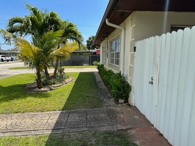 For Sale: $625,000 (3 beds, 2 baths, 1301 Square Feet)