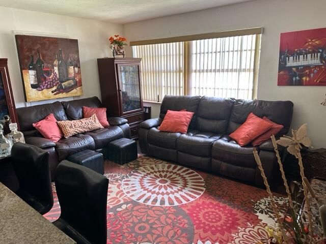 For Sale: $625,000 (3 beds, 2 baths, 1301 Square Feet)