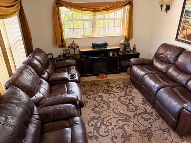 For Sale: $625,000 (3 beds, 2 baths, 1301 Square Feet)