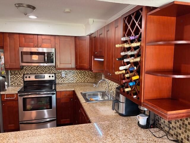 For Sale: $625,000 (3 beds, 2 baths, 1301 Square Feet)