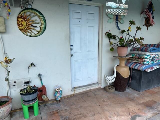 For Sale: $625,000 (3 beds, 2 baths, 1301 Square Feet)