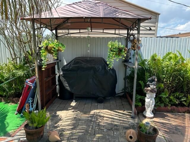 For Sale: $625,000 (3 beds, 2 baths, 1301 Square Feet)