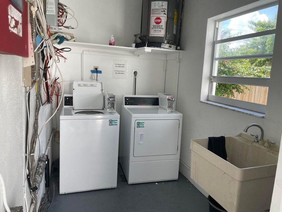 Active With Contract: $1,500 (1 beds, 1 baths, 596 Square Feet)