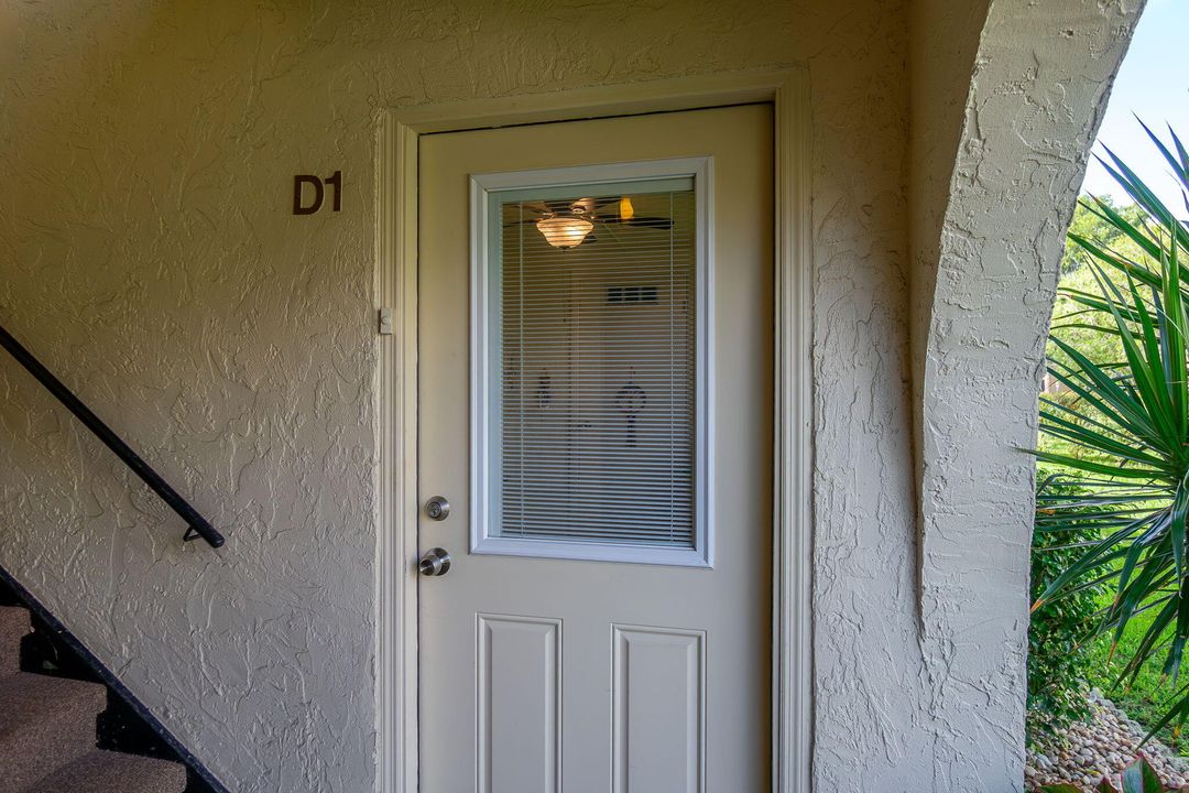 For Sale: $170,000 (2 beds, 1 baths, 937 Square Feet)