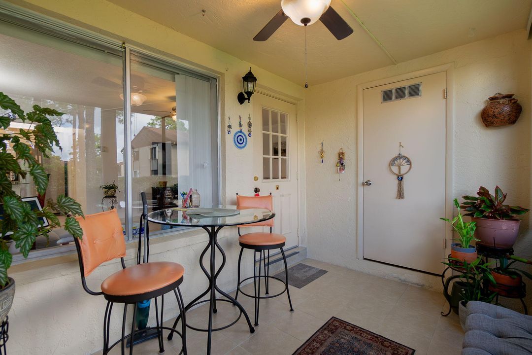 For Sale: $170,000 (2 beds, 1 baths, 937 Square Feet)