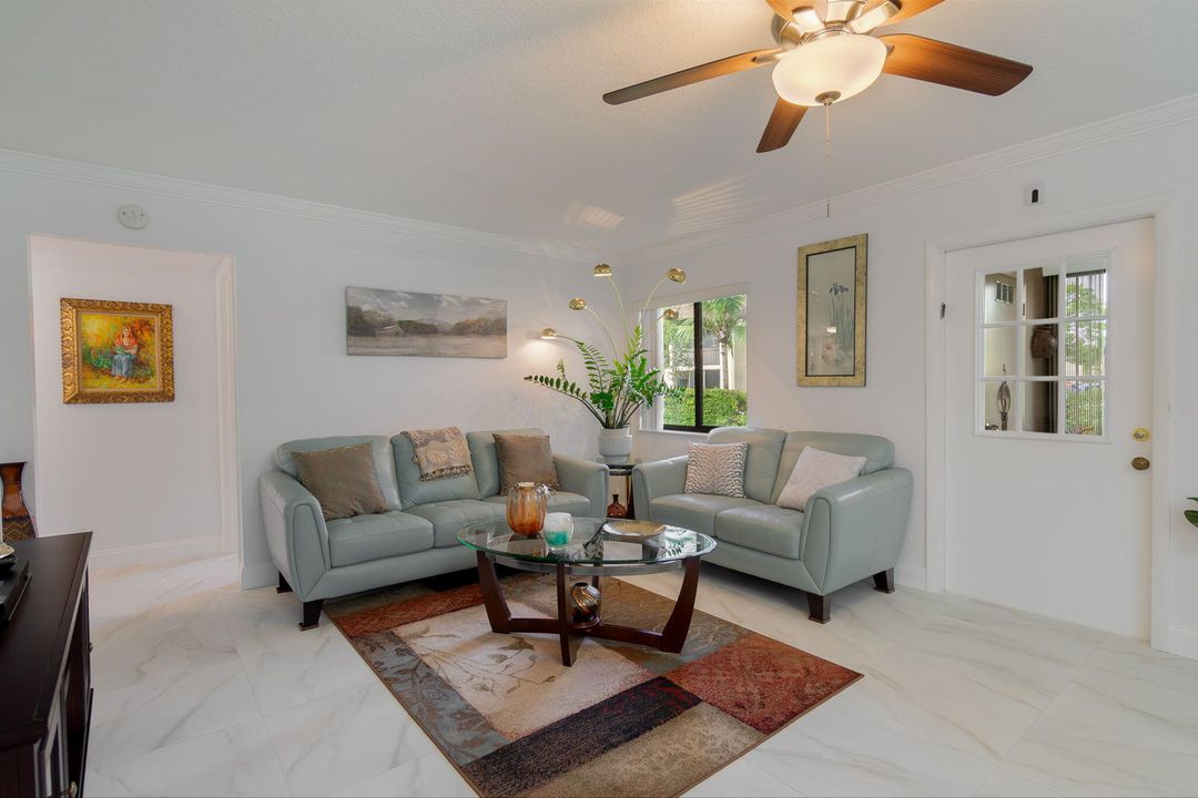 For Sale: $170,000 (2 beds, 1 baths, 937 Square Feet)