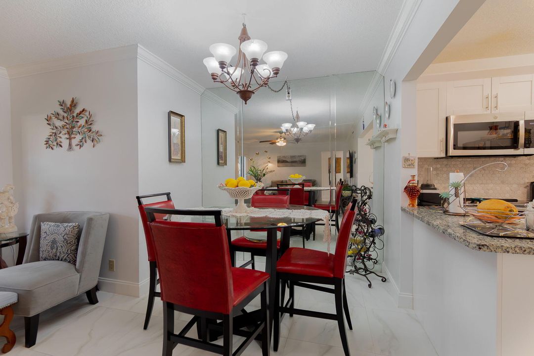 For Sale: $170,000 (2 beds, 1 baths, 937 Square Feet)