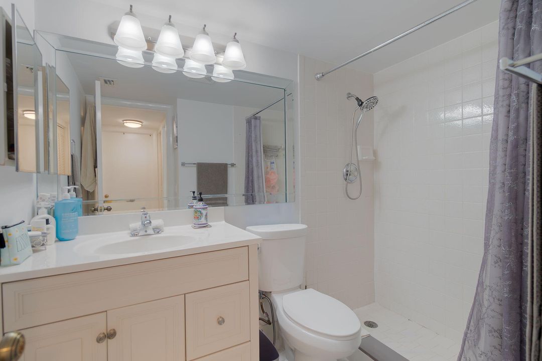 For Sale: $170,000 (2 beds, 1 baths, 937 Square Feet)