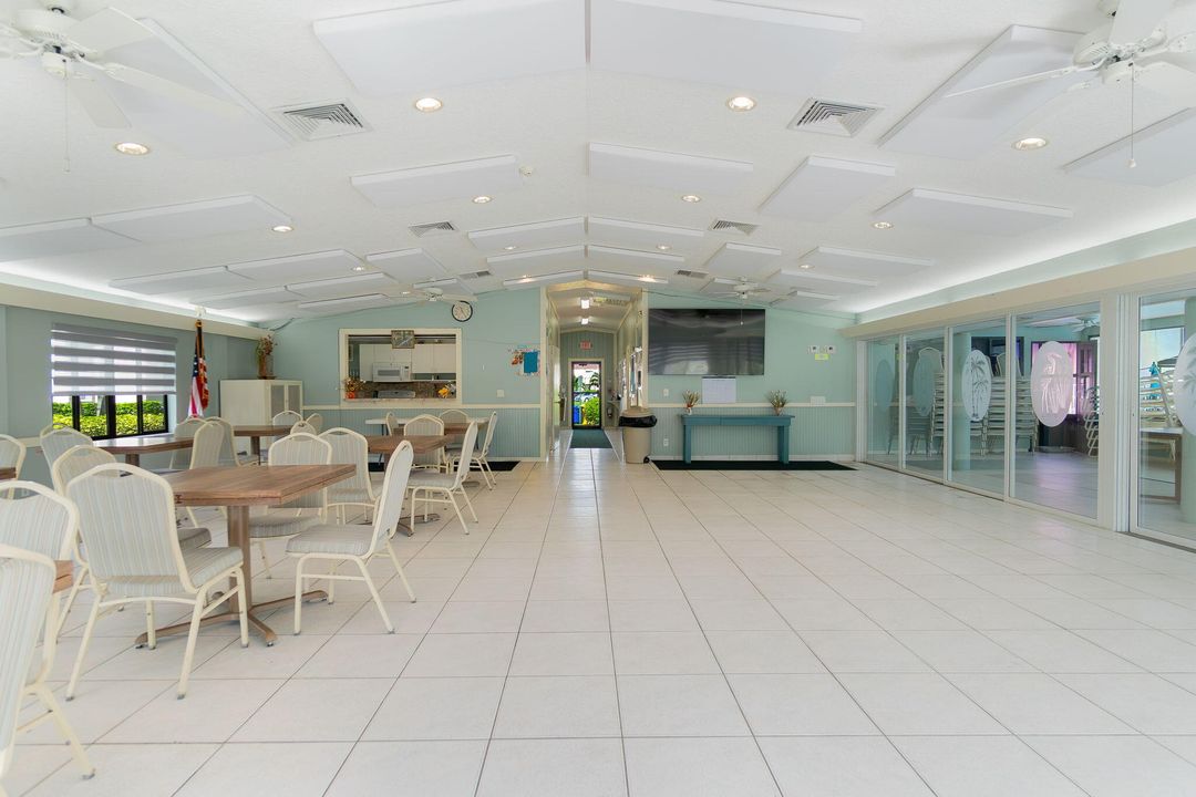 For Sale: $170,000 (2 beds, 1 baths, 937 Square Feet)