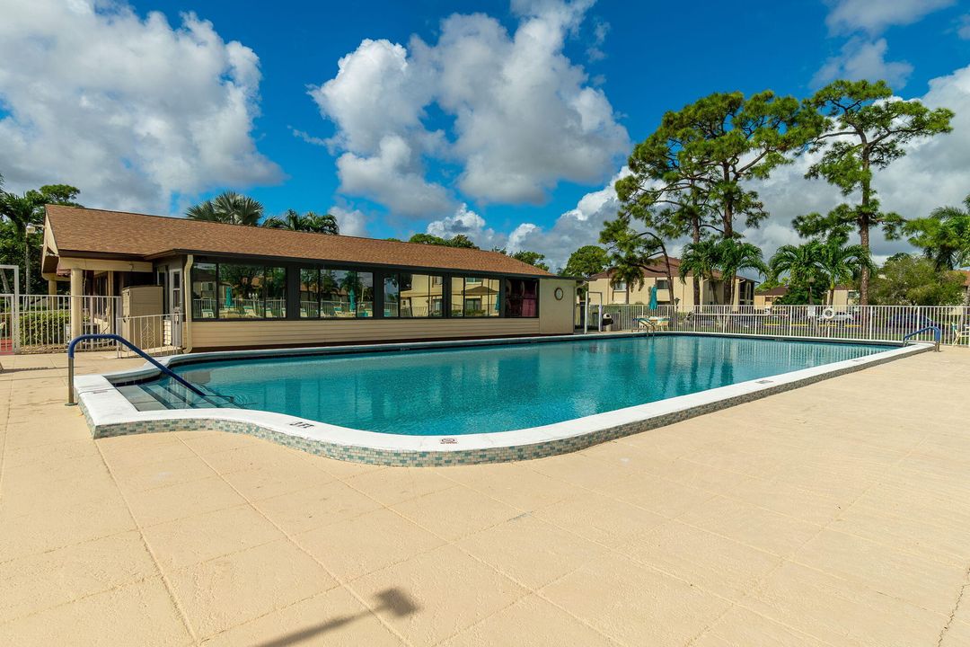 For Sale: $170,000 (2 beds, 1 baths, 937 Square Feet)