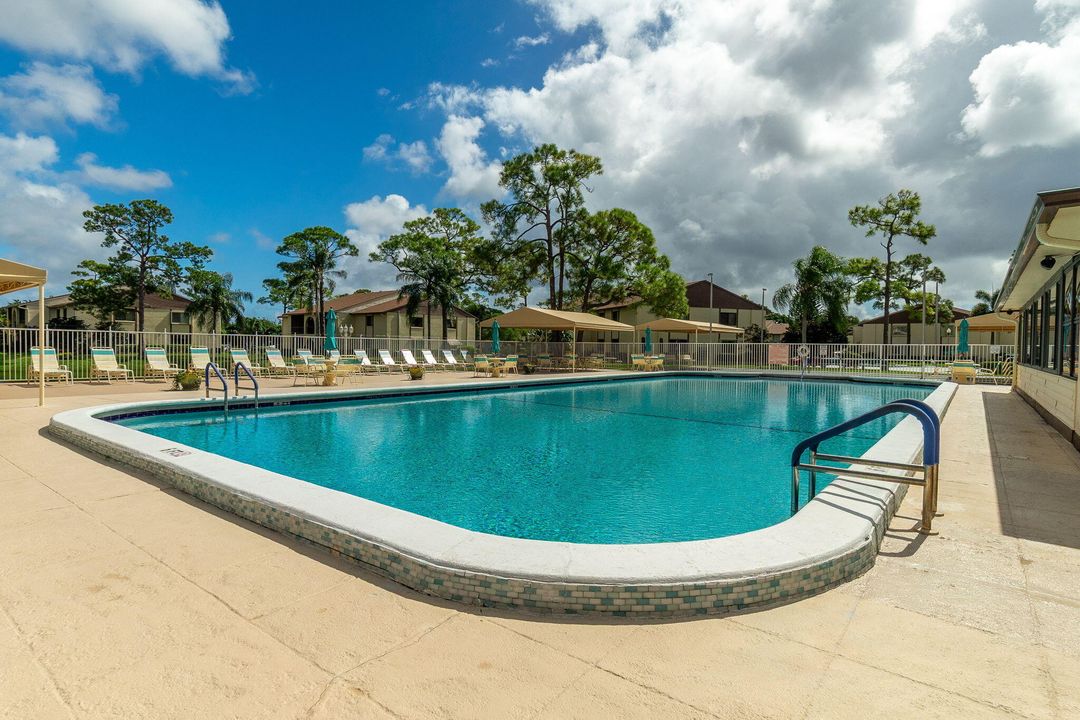 For Sale: $170,000 (2 beds, 1 baths, 937 Square Feet)