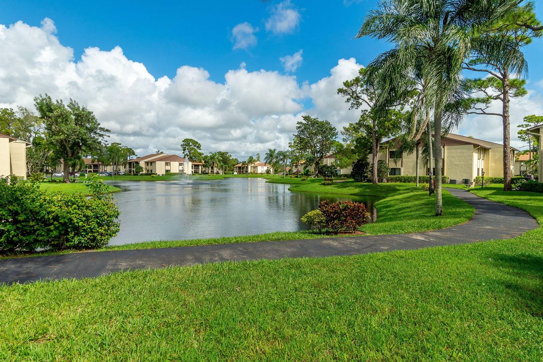 For Sale: $170,000 (2 beds, 1 baths, 937 Square Feet)