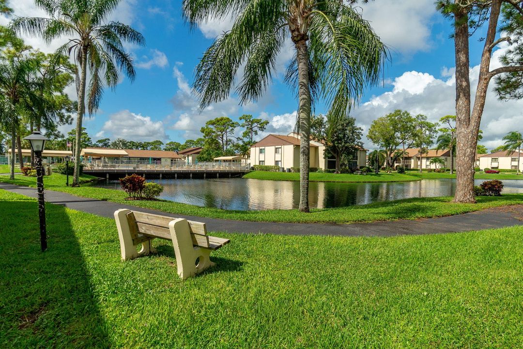 For Sale: $170,000 (2 beds, 1 baths, 937 Square Feet)