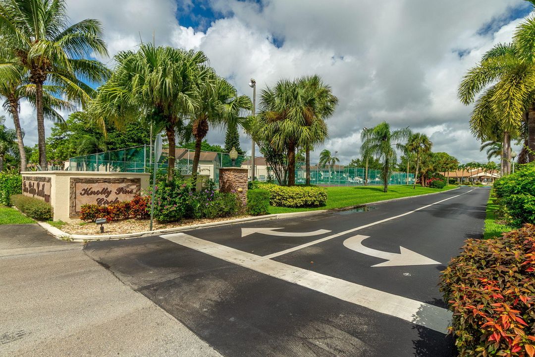 For Sale: $170,000 (2 beds, 1 baths, 937 Square Feet)