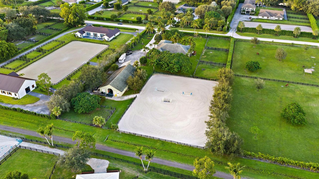 Под контрактом: $2,900,000 (5 спален, 4 ванн, 3264 Квадратных фут)