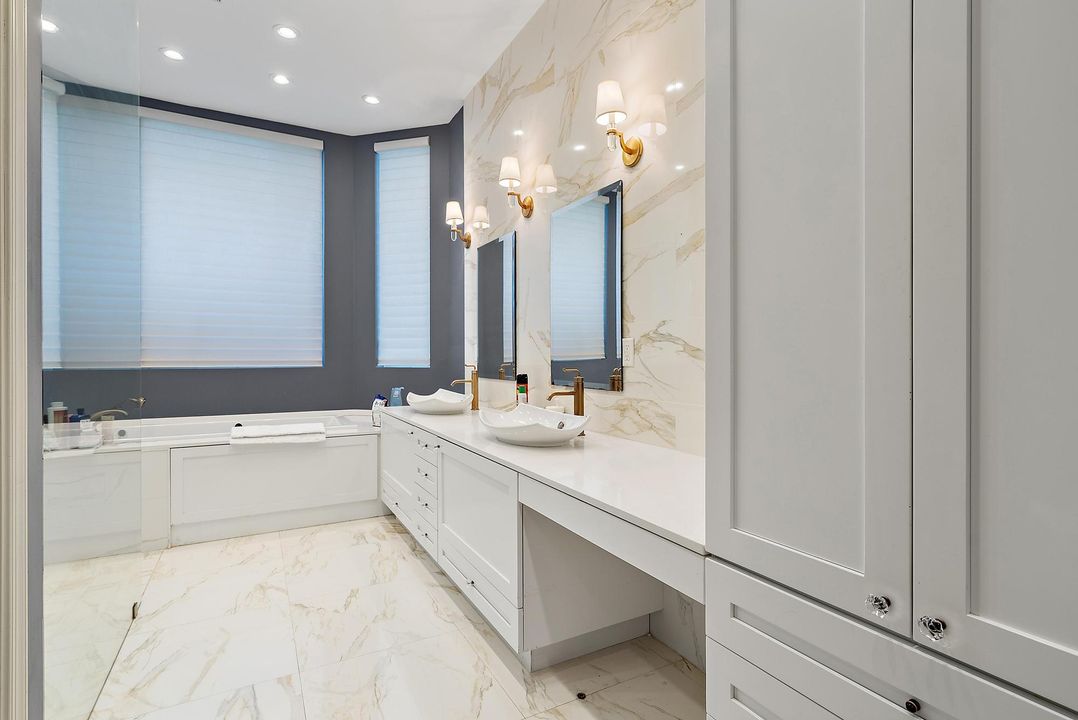 Под контрактом: $2,900,000 (5 спален, 4 ванн, 3264 Квадратных фут)