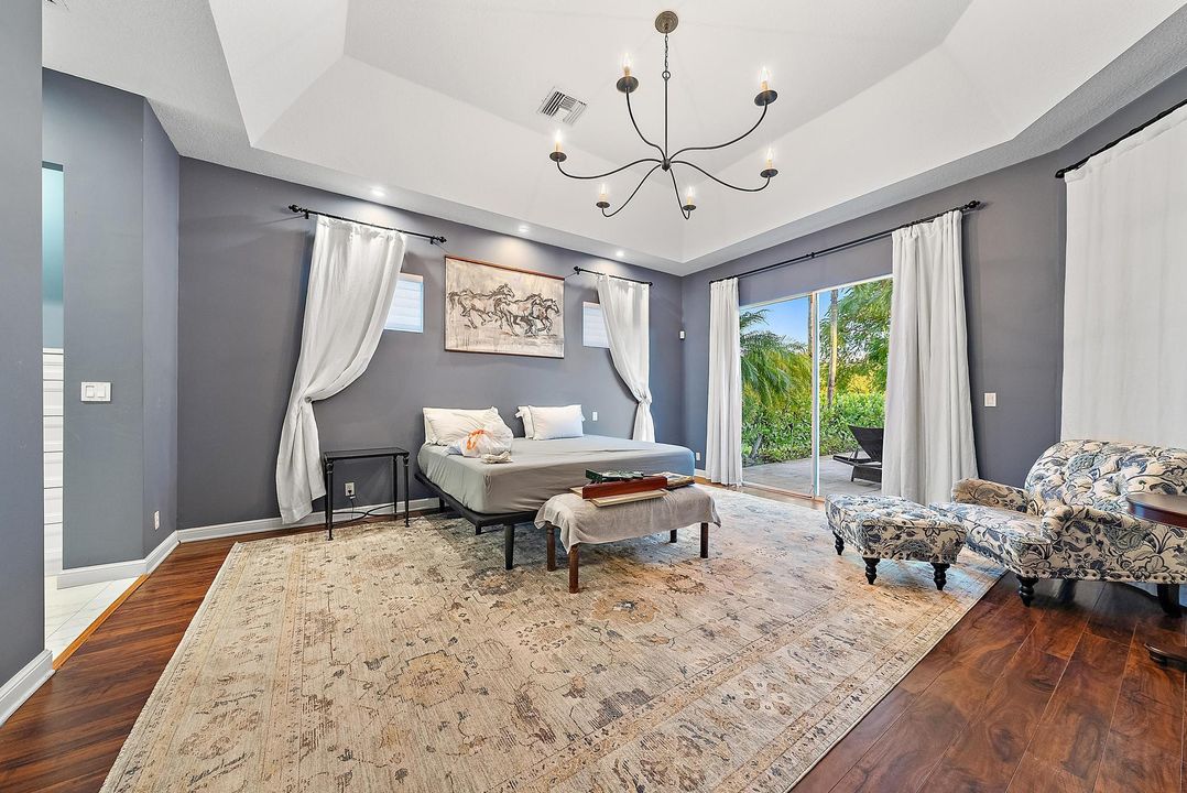 Под контрактом: $2,900,000 (5 спален, 4 ванн, 3264 Квадратных фут)