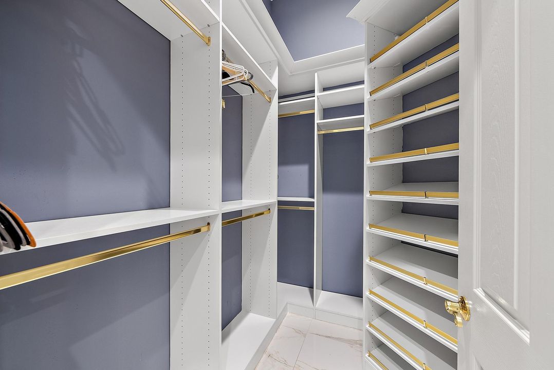 Под контрактом: $2,900,000 (5 спален, 4 ванн, 3264 Квадратных фут)