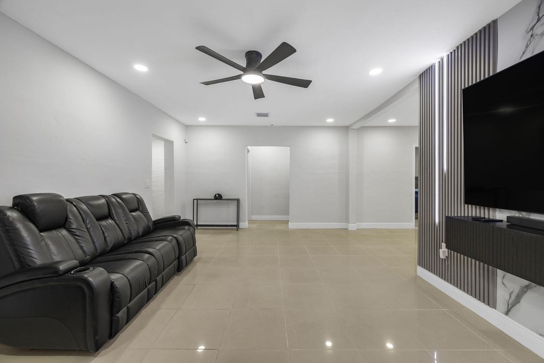 待售: $1,175,000 (3 贝兹, 2 浴室, 1711 平方英尺)