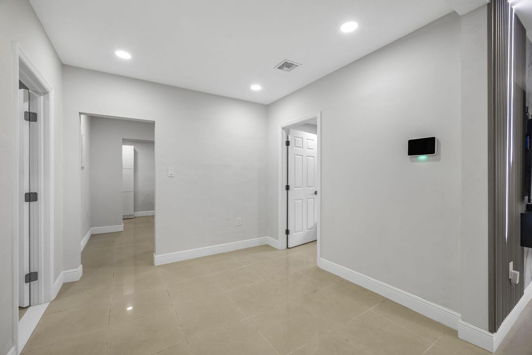 待售: $1,175,000 (3 贝兹, 2 浴室, 1711 平方英尺)