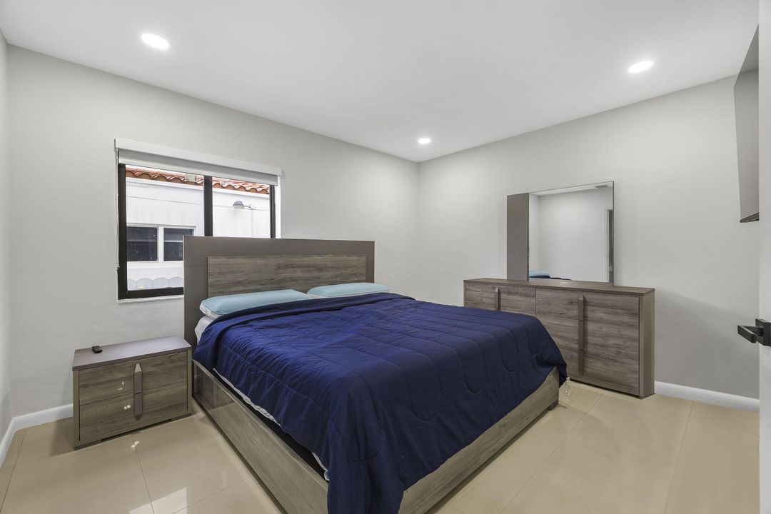 待售: $1,175,000 (3 贝兹, 2 浴室, 1711 平方英尺)