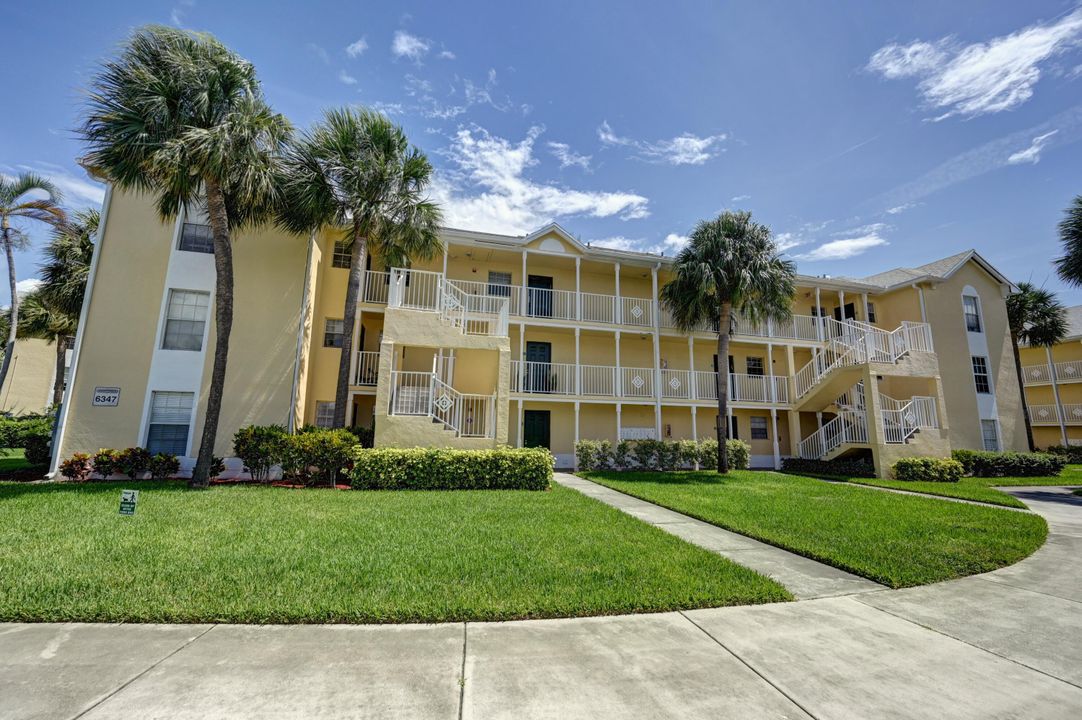 合同活跃: $210,000 (1 贝兹, 1 浴室, 700 平方英尺)