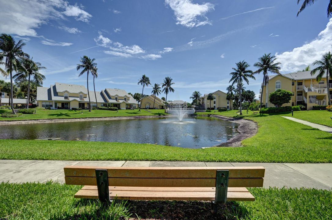 合同活跃: $210,000 (1 贝兹, 1 浴室, 700 平方英尺)