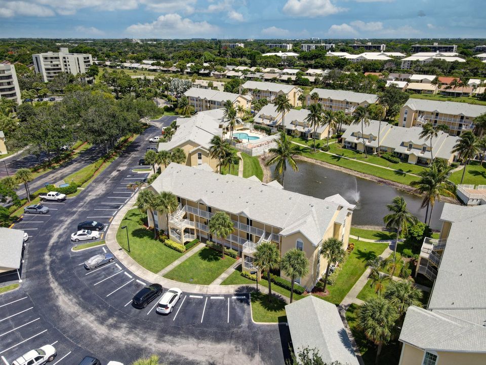 合同活跃: $210,000 (1 贝兹, 1 浴室, 700 平方英尺)