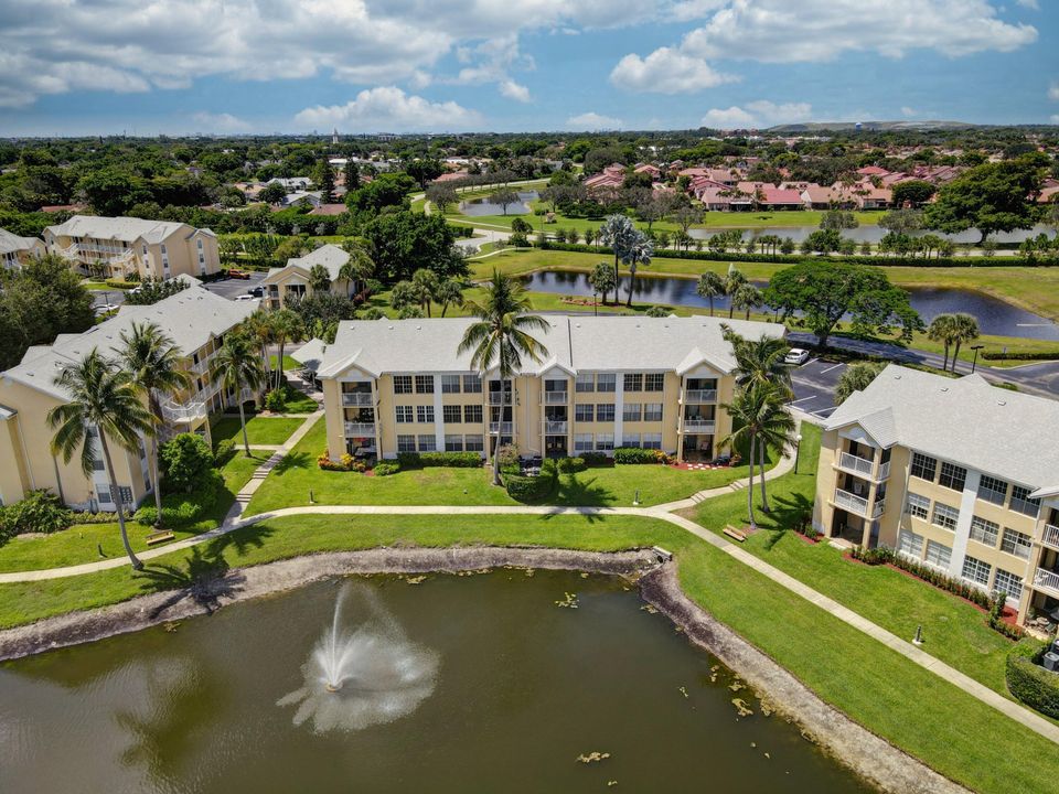 合同活跃: $210,000 (1 贝兹, 1 浴室, 700 平方英尺)