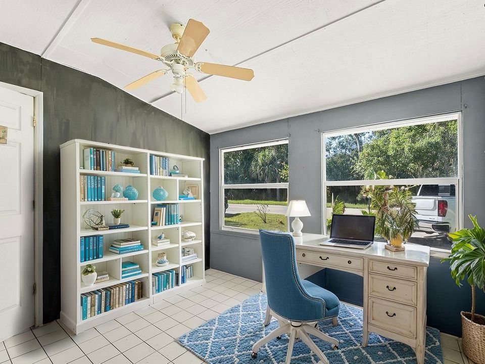 На продажу: $263,000 (2 спален, 2 ванн, 1664 Квадратных фут)