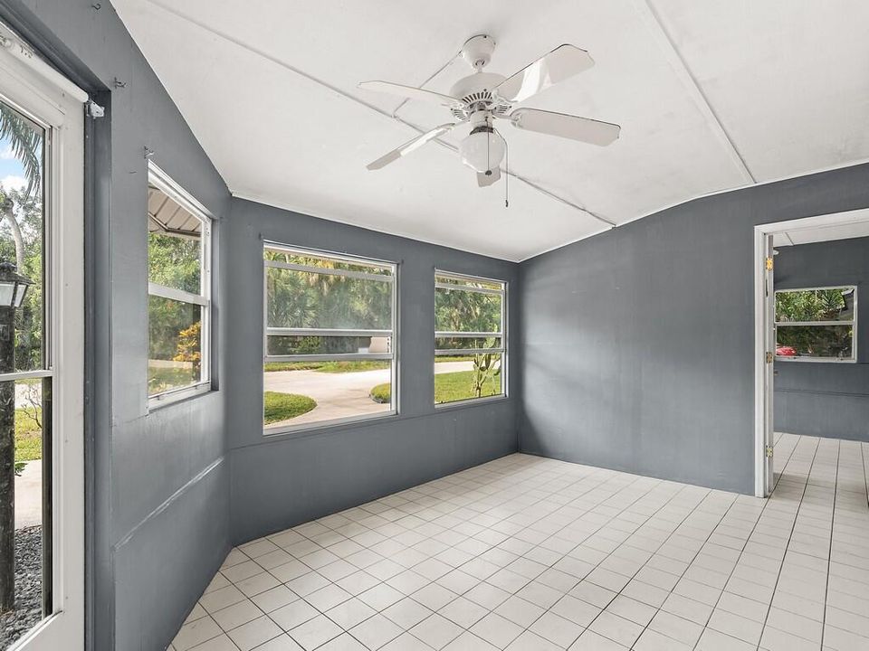 На продажу: $263,000 (2 спален, 2 ванн, 1664 Квадратных фут)