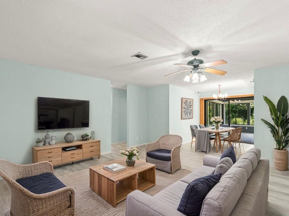 На продажу: $263,000 (2 спален, 2 ванн, 1664 Квадратных фут)