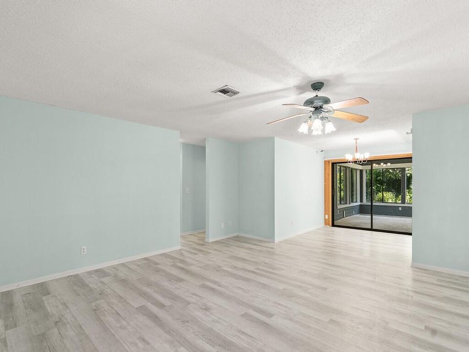 На продажу: $263,000 (2 спален, 2 ванн, 1664 Квадратных фут)