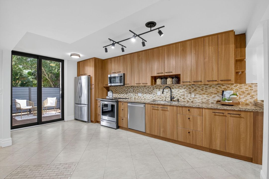 For Sale: $549,995 (3 beds, 2 baths, 1550 Square Feet)