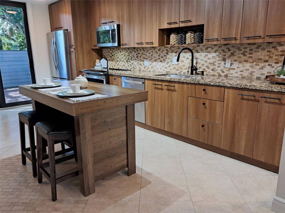 For Sale: $549,995 (3 beds, 2 baths, 1550 Square Feet)