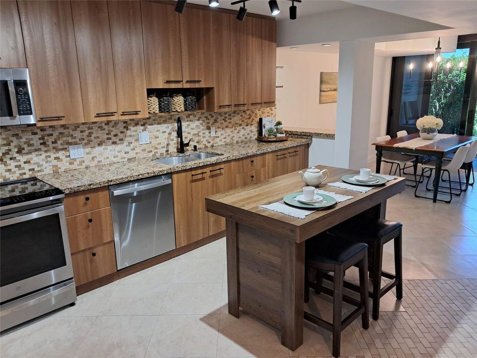 For Sale: $549,995 (3 beds, 2 baths, 1550 Square Feet)