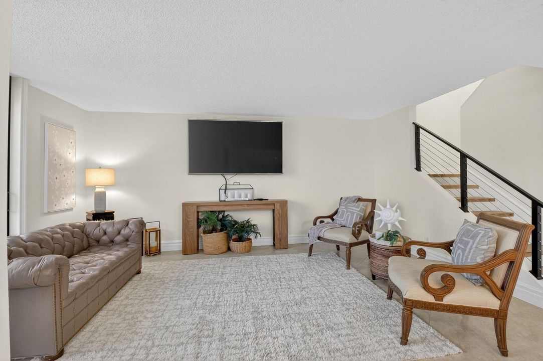 For Sale: $549,995 (3 beds, 2 baths, 1550 Square Feet)