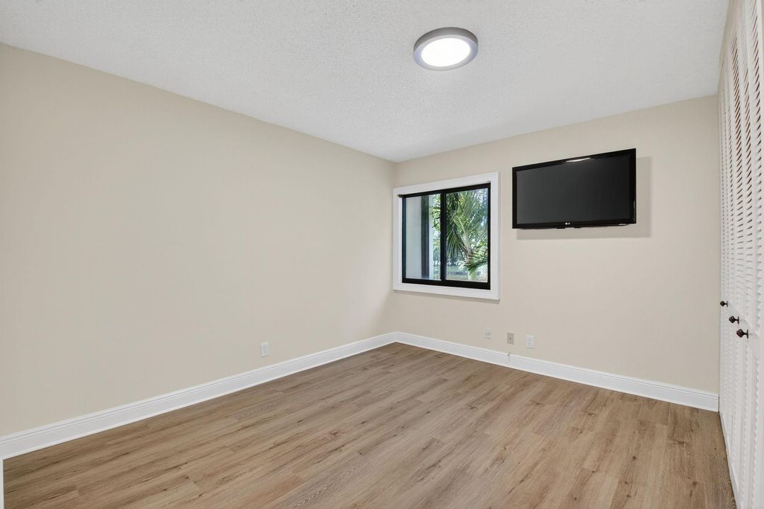 For Sale: $549,995 (3 beds, 2 baths, 1550 Square Feet)