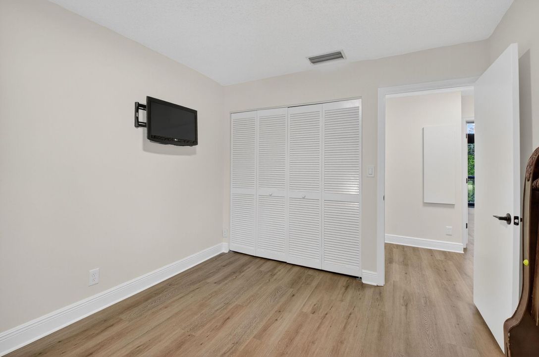 For Sale: $549,995 (3 beds, 2 baths, 1550 Square Feet)