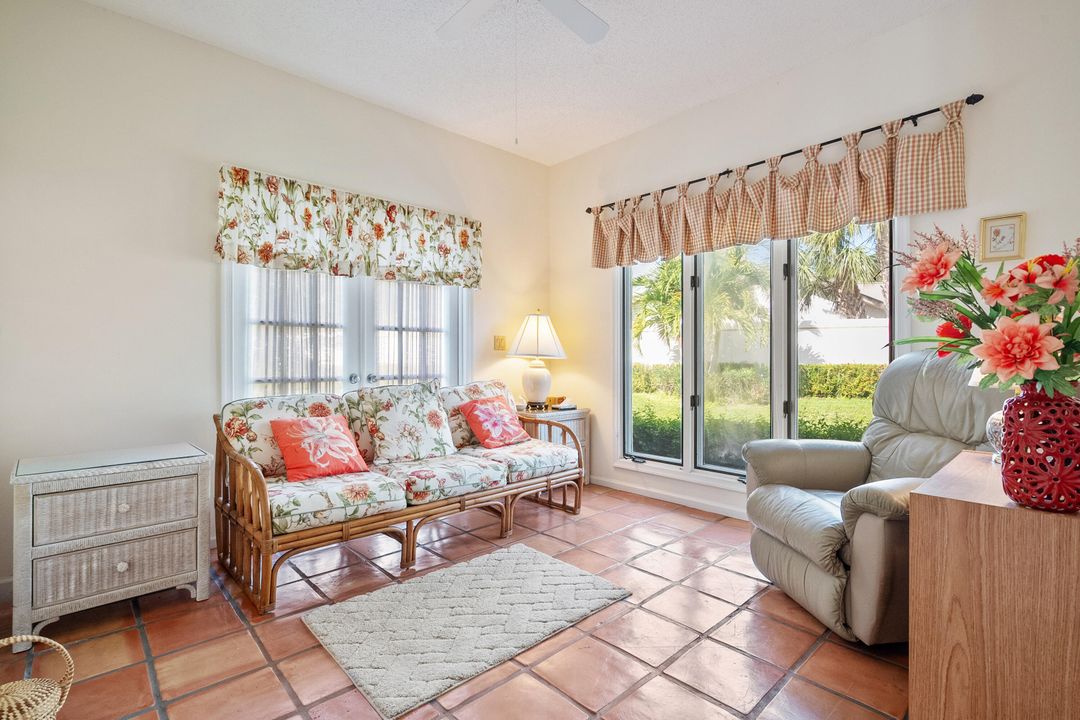 For Sale: $415,000 (2 beds, 2 baths, 1557 Square Feet)