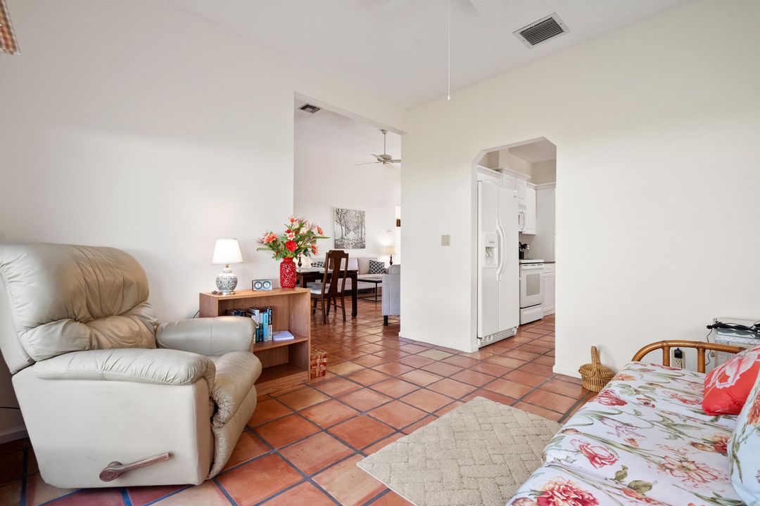 For Sale: $415,000 (2 beds, 2 baths, 1557 Square Feet)