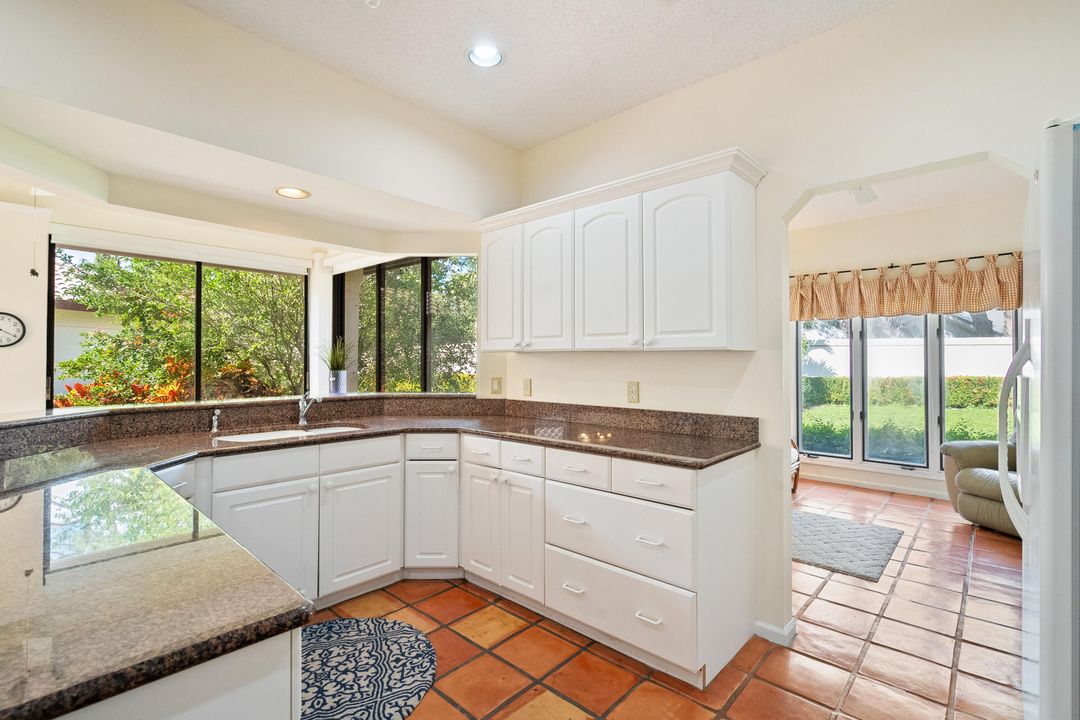 For Sale: $415,000 (2 beds, 2 baths, 1557 Square Feet)