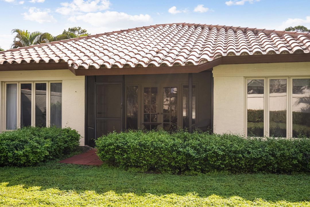 For Sale: $415,000 (2 beds, 2 baths, 1557 Square Feet)