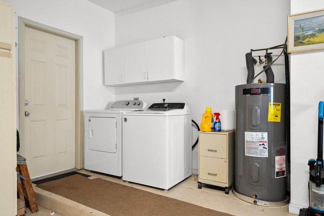 For Sale: $415,000 (2 beds, 2 baths, 1557 Square Feet)