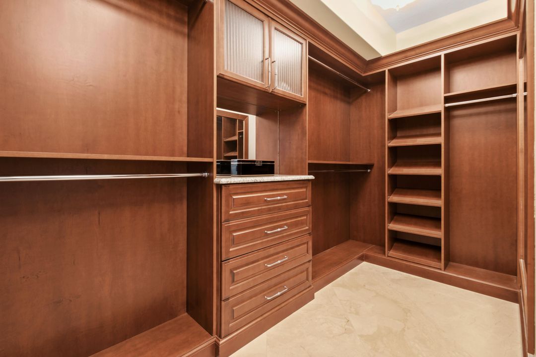 For Sale: $2,780,000 (3 beds, 3 baths, 3136 Square Feet)