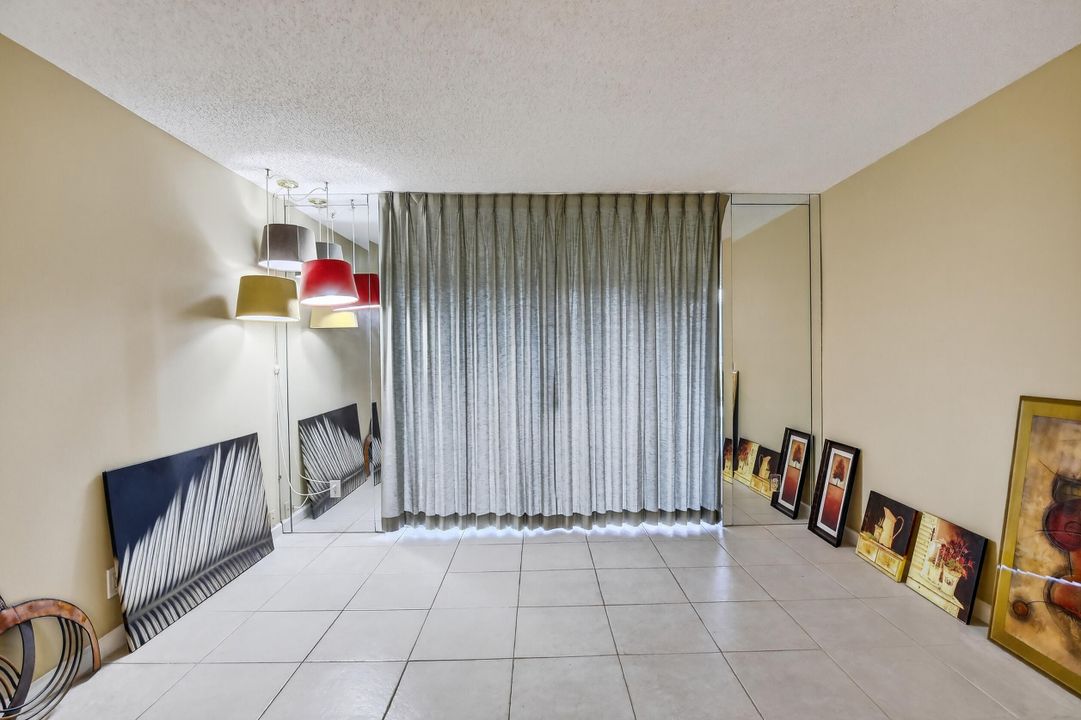 For Sale: $165,000 (2 beds, 2 baths, 1170 Square Feet)