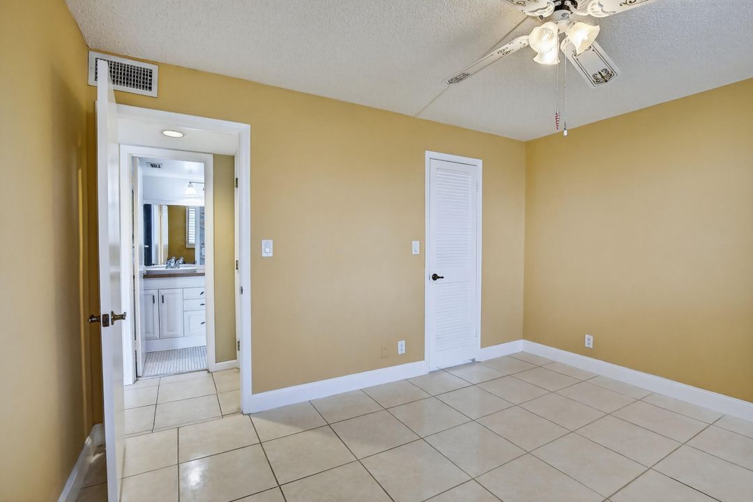 For Sale: $165,000 (2 beds, 2 baths, 1170 Square Feet)